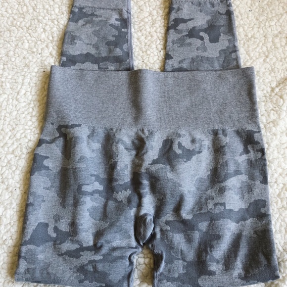 🍑 Gray Camo Seamless Women’s Leggings Large - Picture 3 of 8